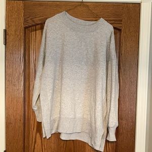 Oversized sweatshirt.